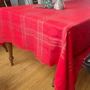 2 /$40 VTG Woven Tartan Table Cloth